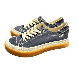 EPT (East Pacific Trade) Dive Layer Sneaker Size 6 blue